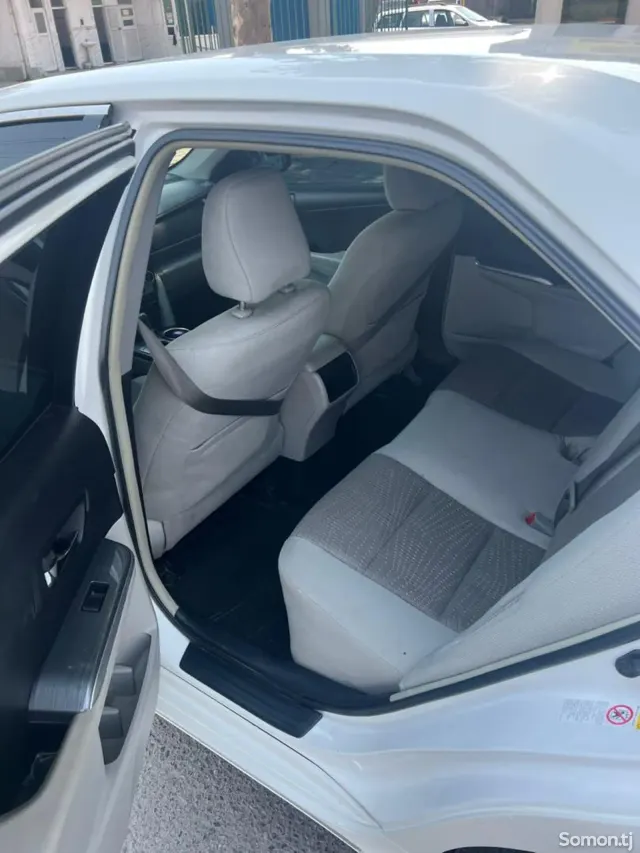 Toyota Camry 2014 · 2.5 AT