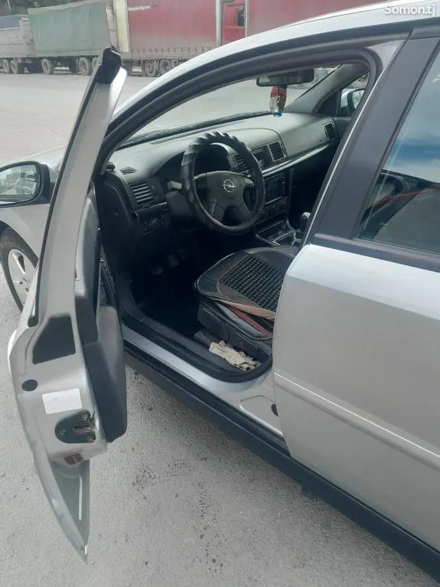 Opel Vectra C 2002 · 2.2 MT