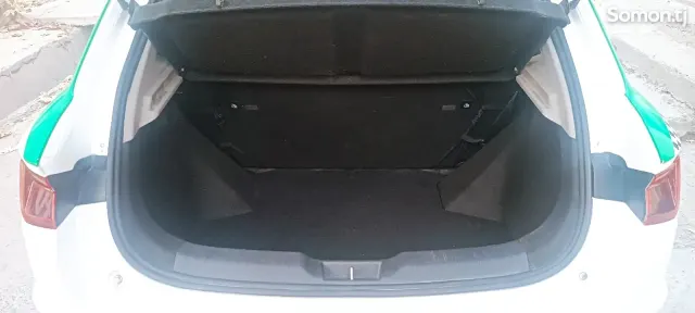 BYD E2 2023 · AT