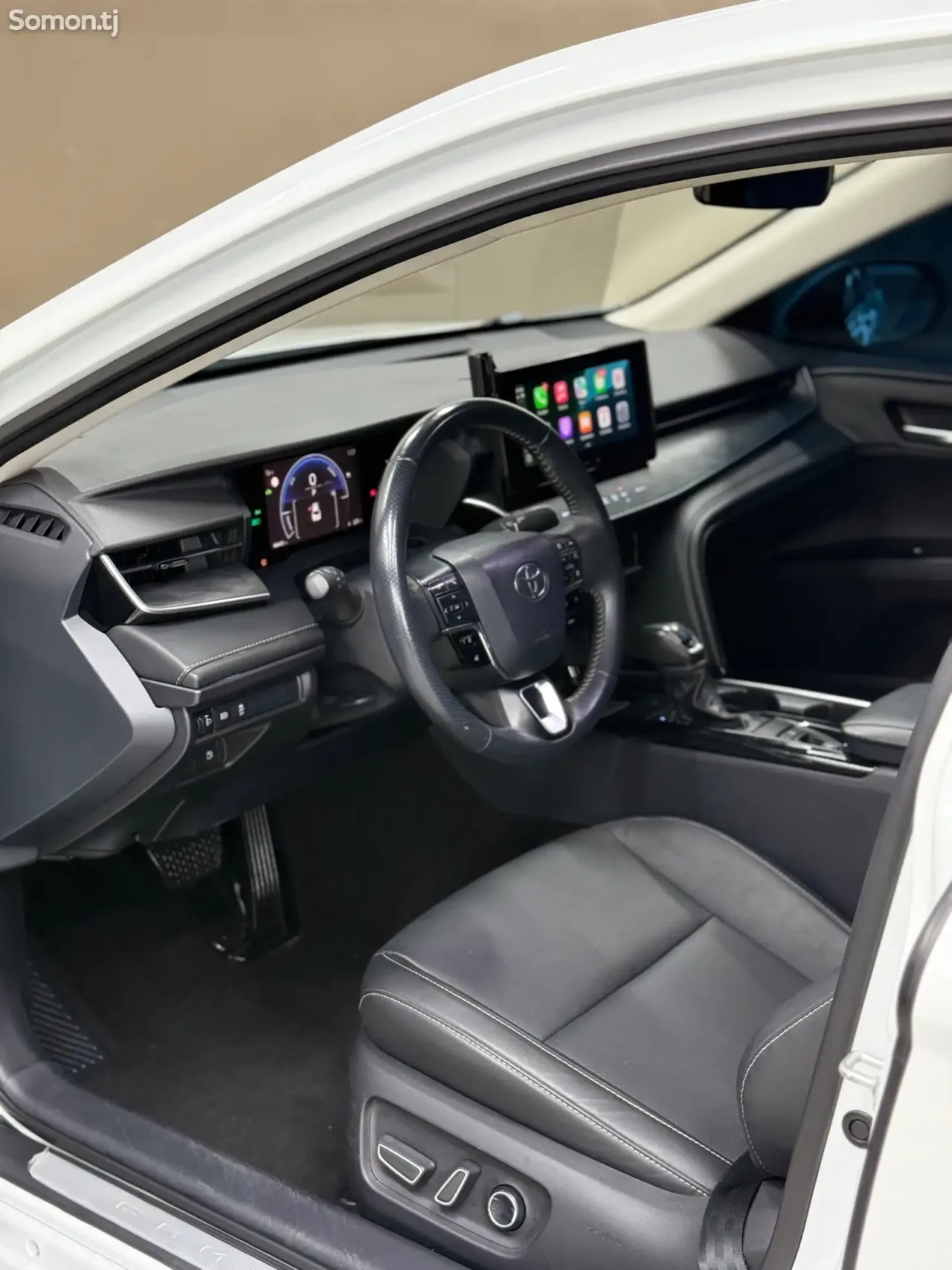 Toyota Camry 2024 · 2.0 AT