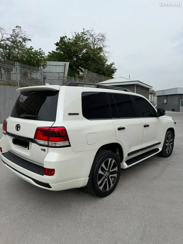 Toyota Land Cruiser 2018 · 4.5 AT