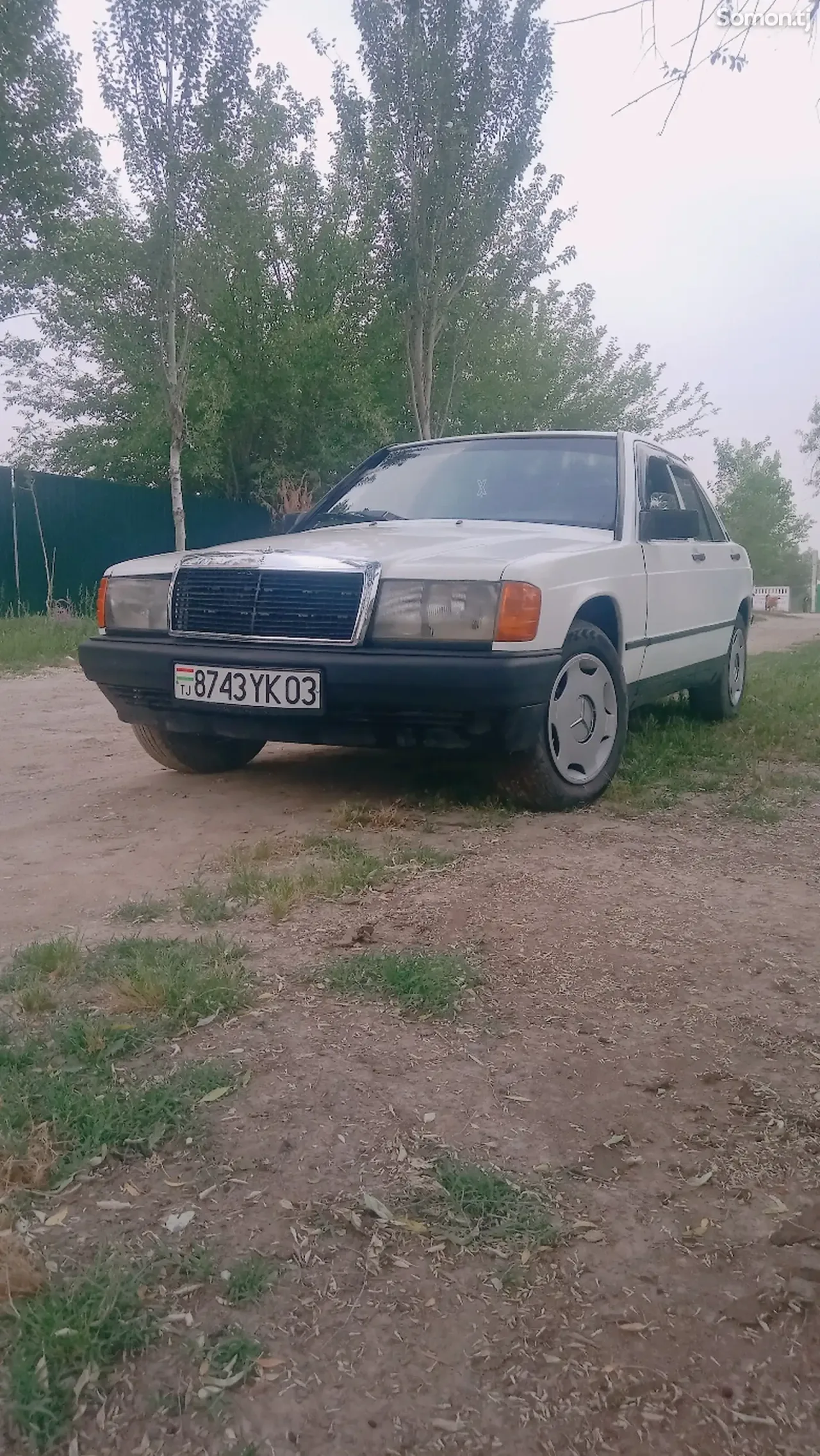 Mercedes-Benz W201 1985 · 2.0 MT