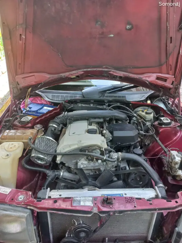 Mercedes-Benz W201 1992 · 1.8 MT
