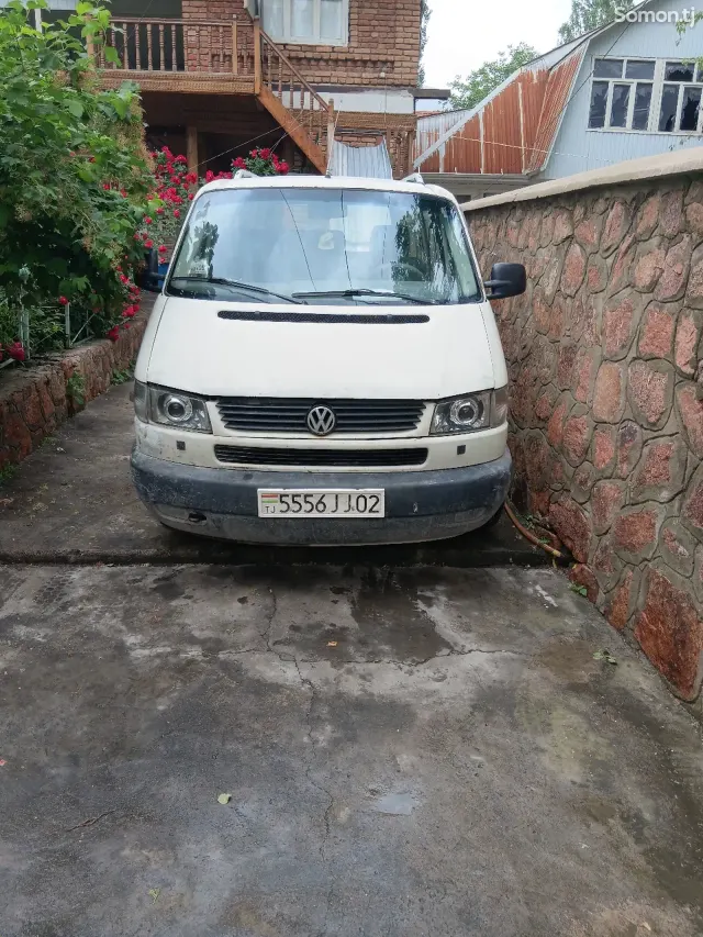 Volkswagen Tavendor 2000 · 2.5 MT