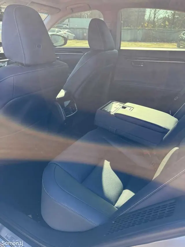 Lexus ES series 2016 · 3.0 AT