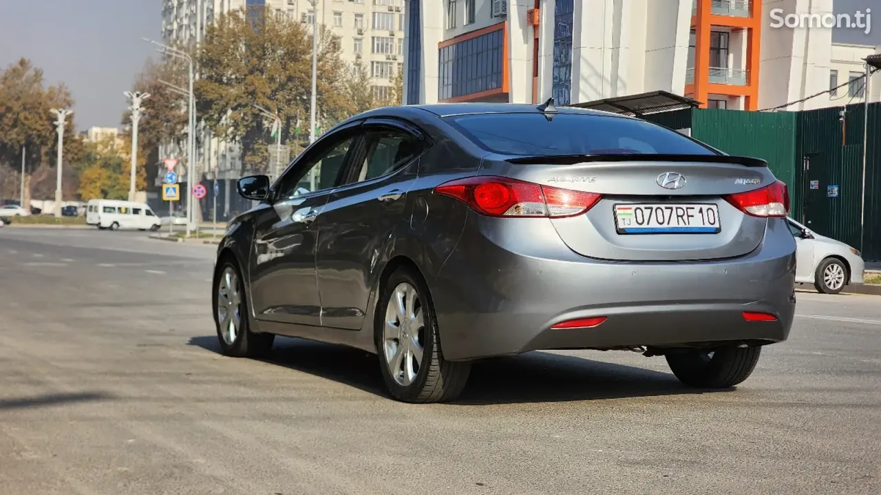 Hyundai Avante 2011 · 1.6 AT
