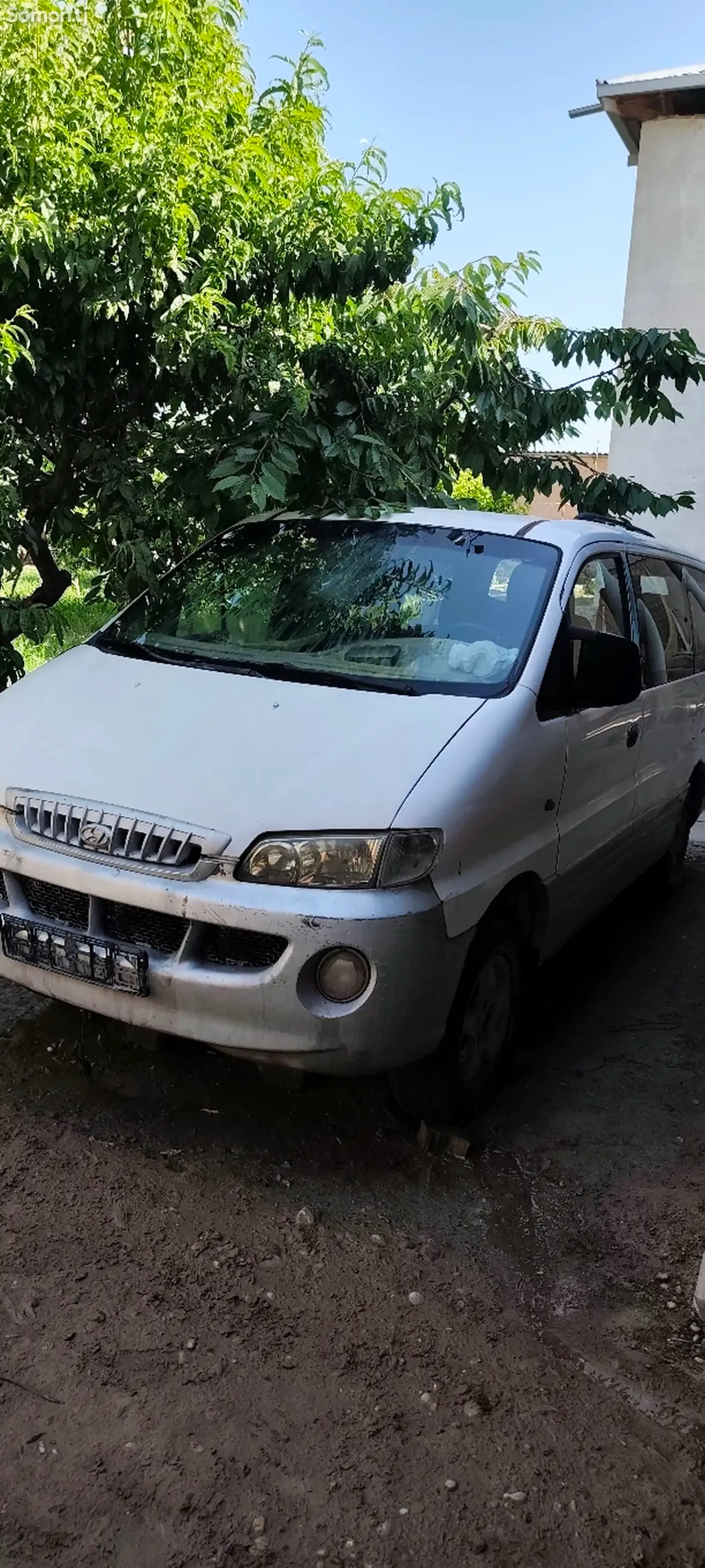 Hyundai Staria 2000 · MT