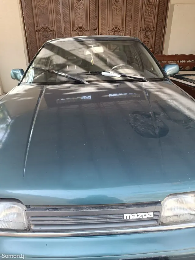 Mazda 626 1991 · 2.0 MT