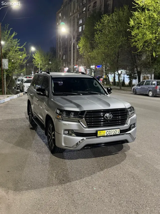 Toyota Land Cruiser 2018 · 4.7 AT
