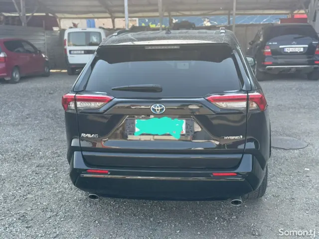 Toyota RAV 4 2021 · 2.5 AT
