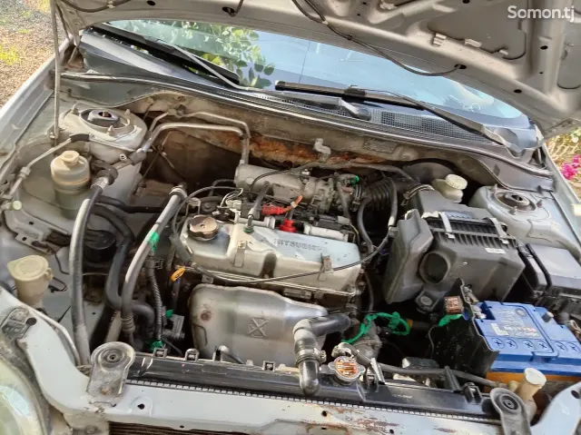 Mitsubishi Lancer 2003 · 1.5 AT