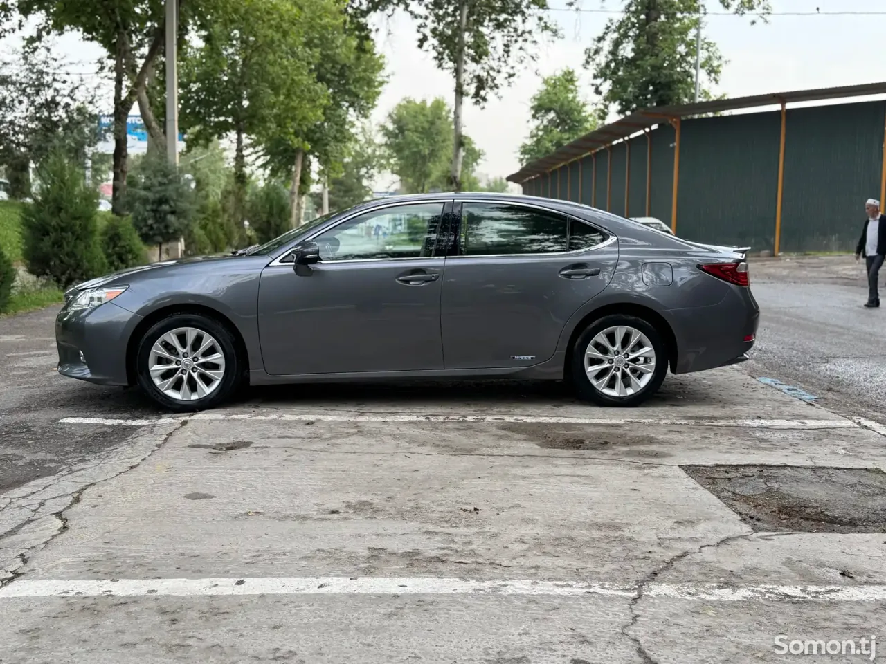 Lexus ES series 2015 · 3.0 AT