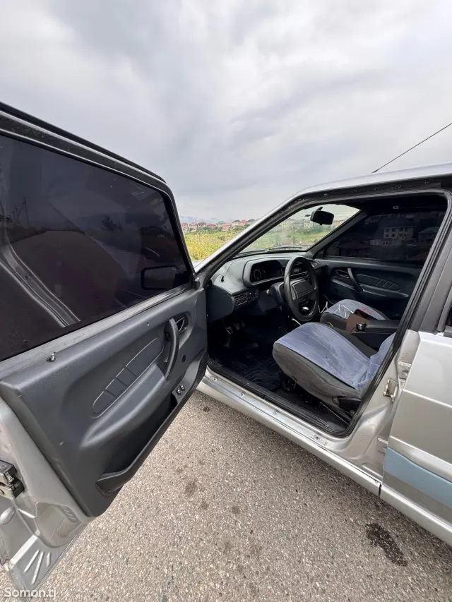 Lada (ВАЗ) 2115 2004 · 1.6 MT