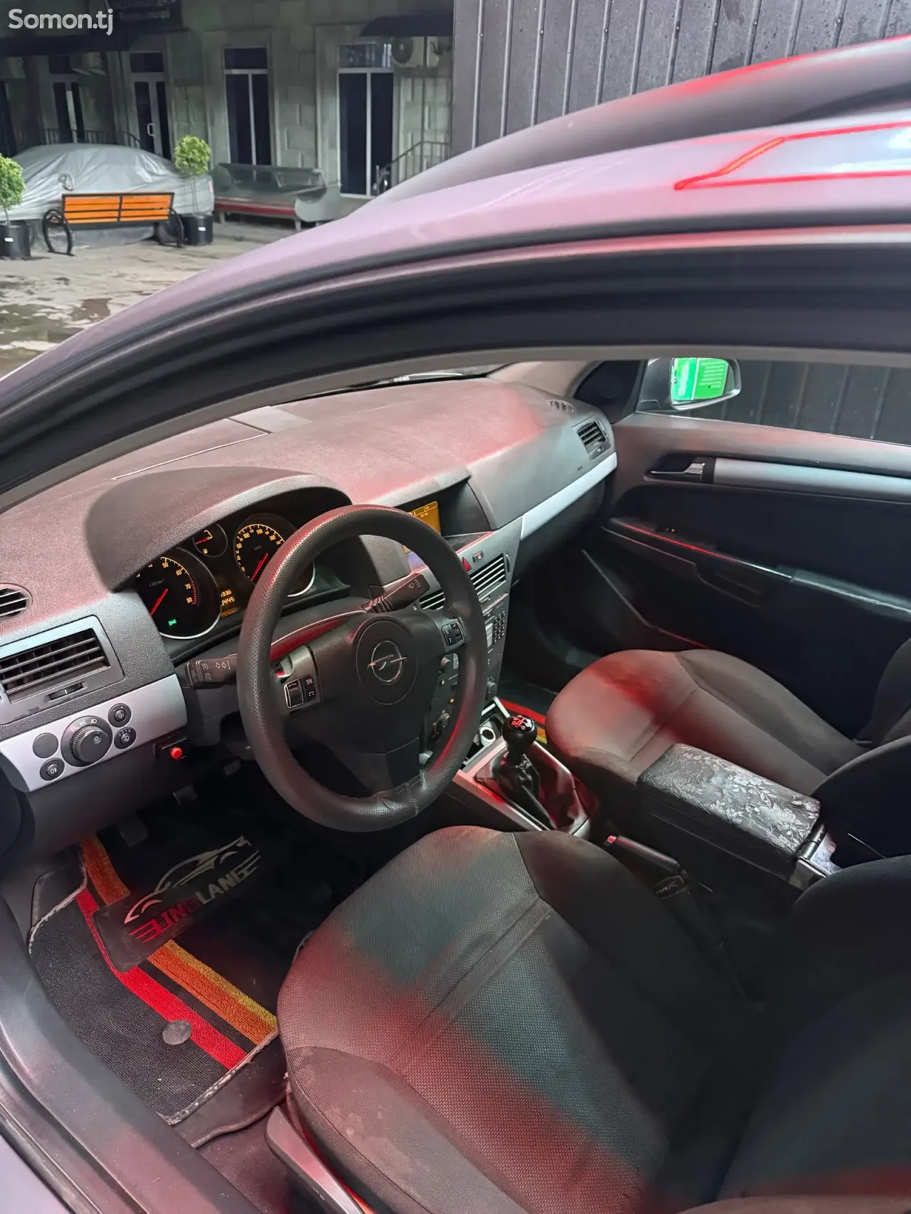 Opel Astra H 2006 · 1.8 MT