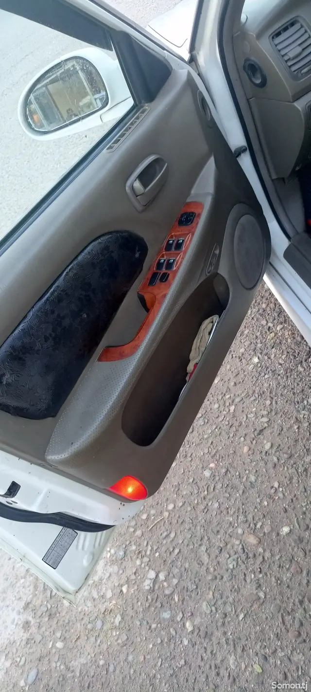 Hyundai Avante 2002 · 1.8 MT