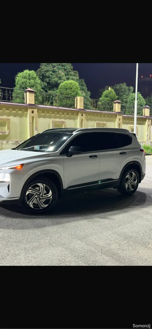 Hyundai Santa Fe 2022 · 2.5 AT