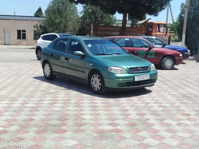 Opel Astra G 1999 · 1.6 MT
