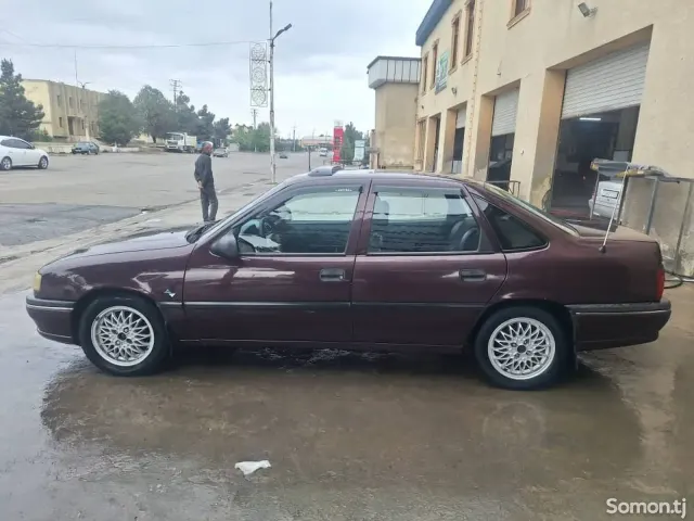 Opel Vectra A 1995 · 1.6 MT