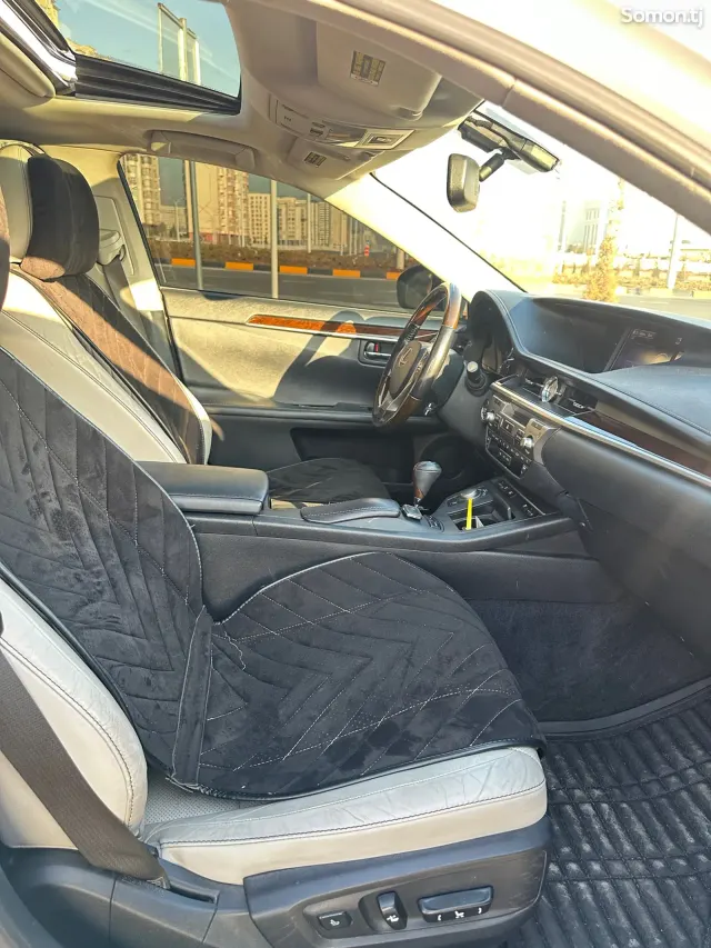 Lexus ES series 2015 · 3.5 AT