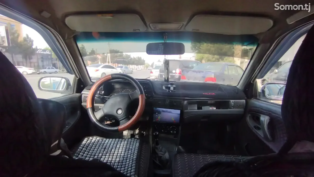 Daewoo Nexia 1995 · 1.6 MT