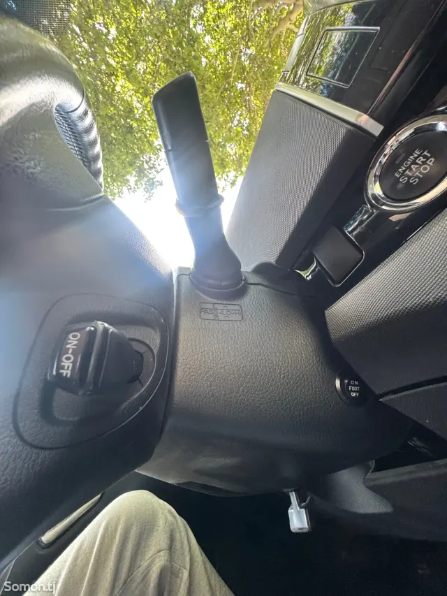 Toyota Estima 2014 · 2.4 AT