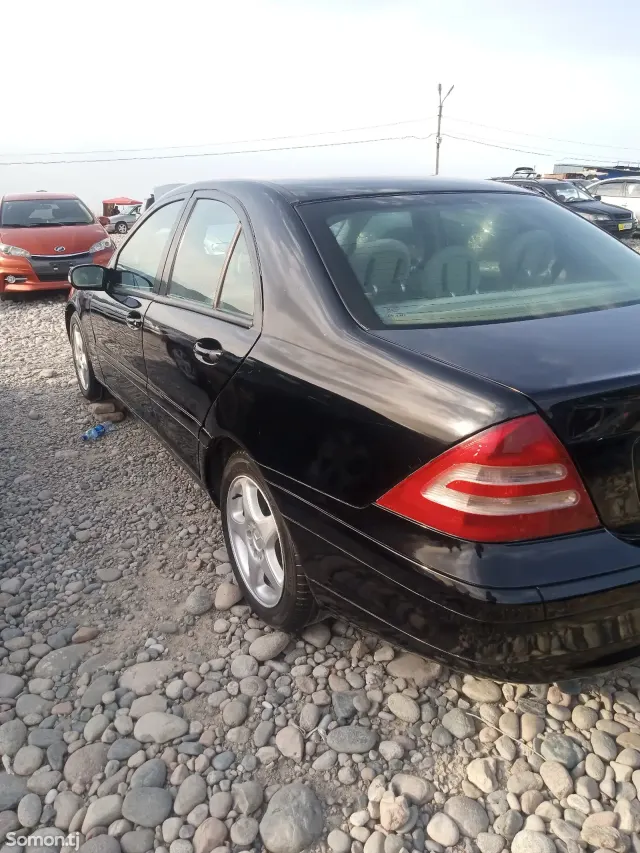 Mercedes-Benz C class 2004 · 2.0 MT