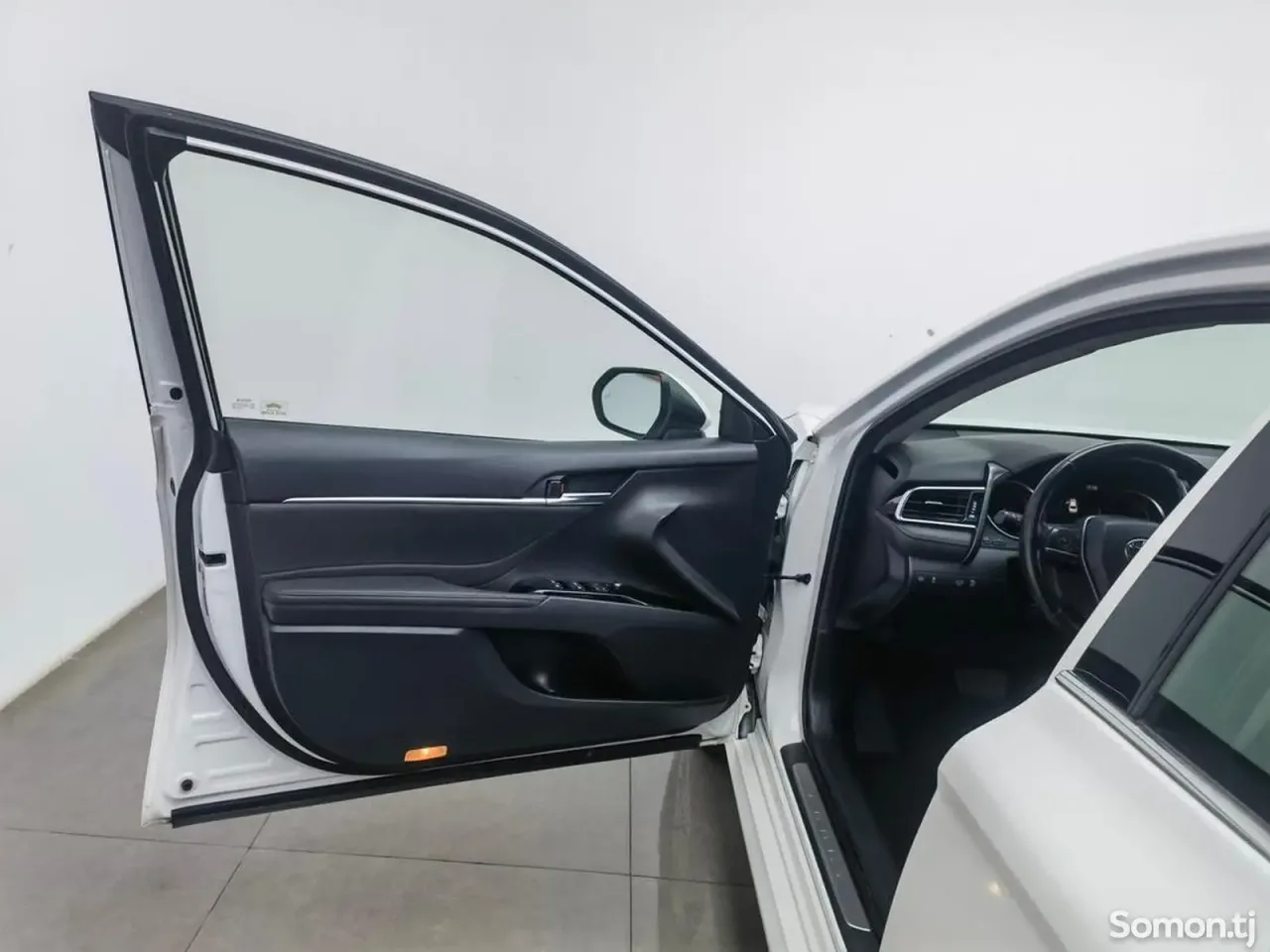 Toyota Camry 2019 · 2.5 AT