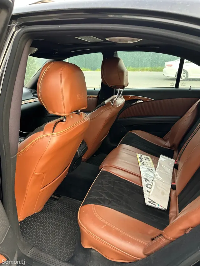 Mercedes-Benz E class 2009 · 3.5 AT