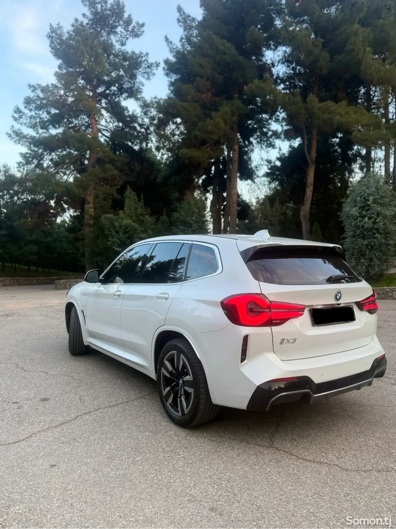 BMW iX 2025 · 3.0 AT