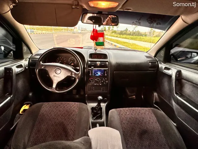 Opel Astra G 2000 · 1.6 MT