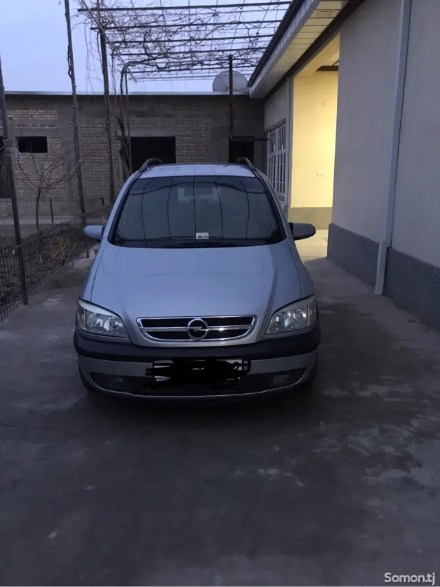 Opel Zafira 2002 · 1.8 MT
