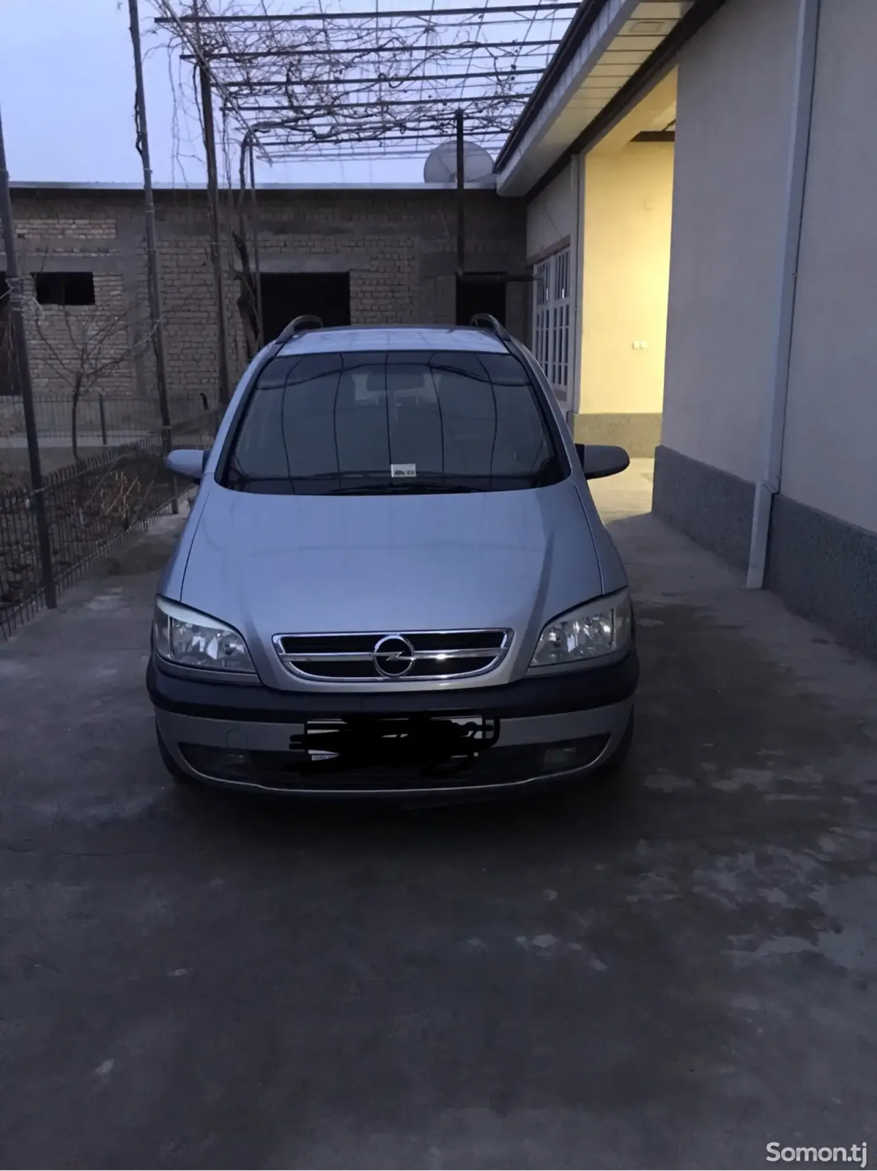 Opel Zafira 2002 · 1.8 MT