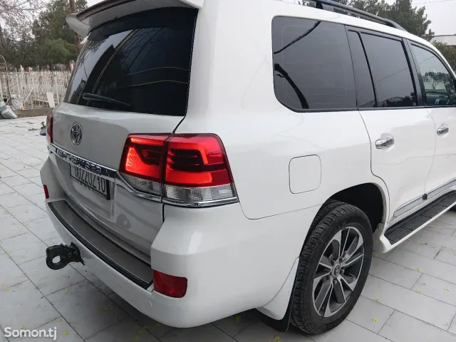 Toyota Land Cruiser 2011 · 4.0 AT