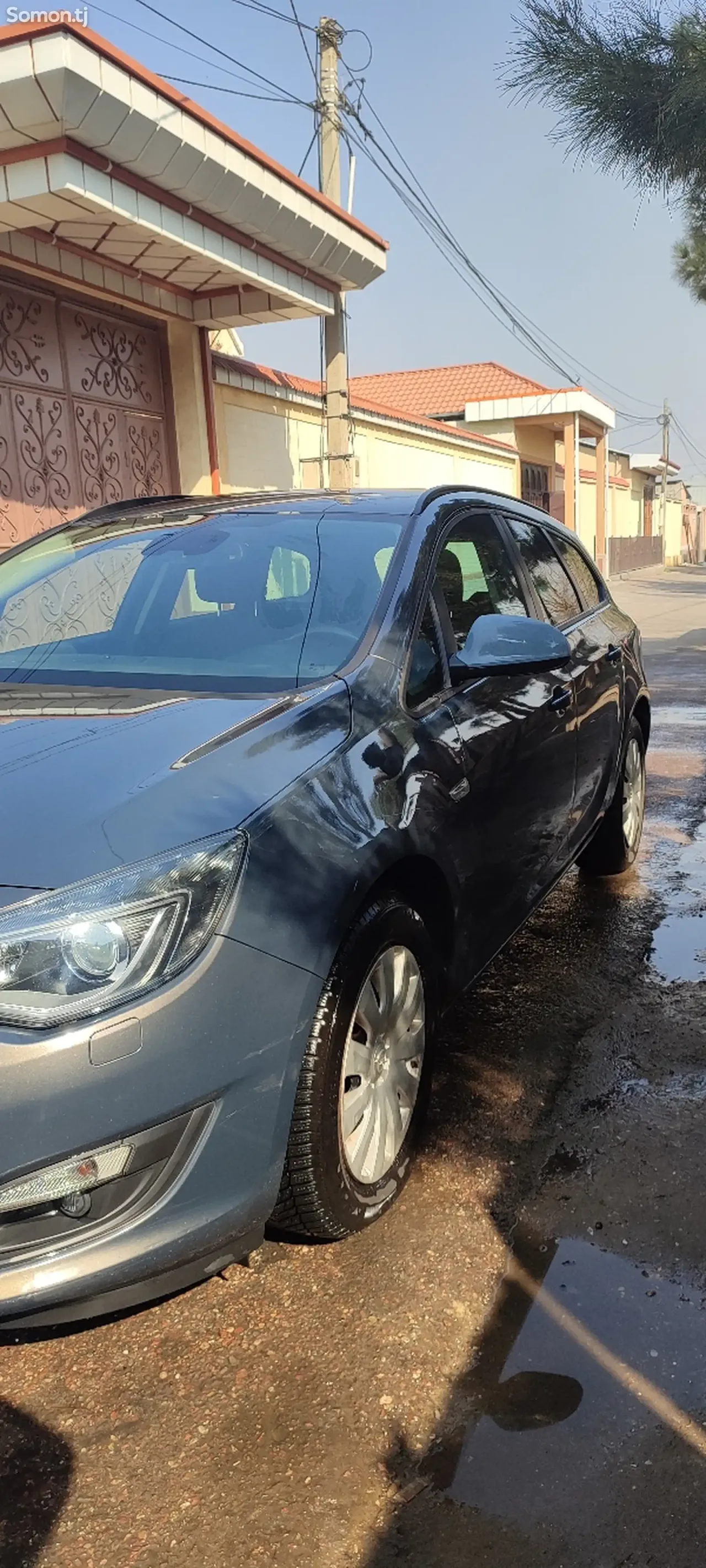 Opel Astra J 2014 · 1.6 MT