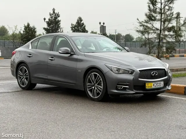 Infiniti Q series 2014 · 2.0 AT