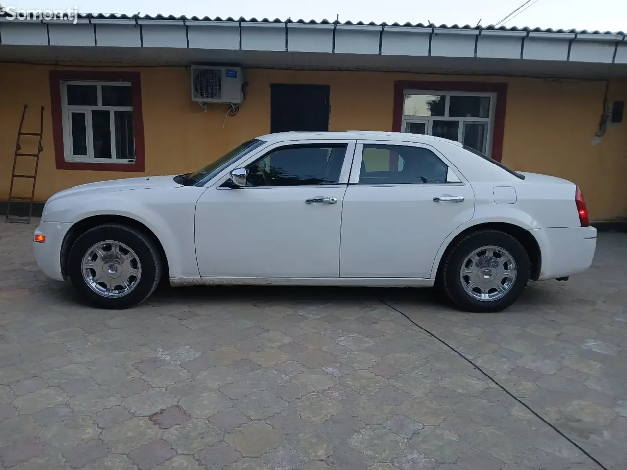 Chrysler 300C 2005 · 3.5 AT