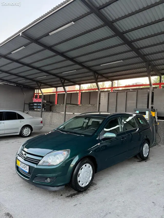 Opel Astra H 2006 · 1.6 MT