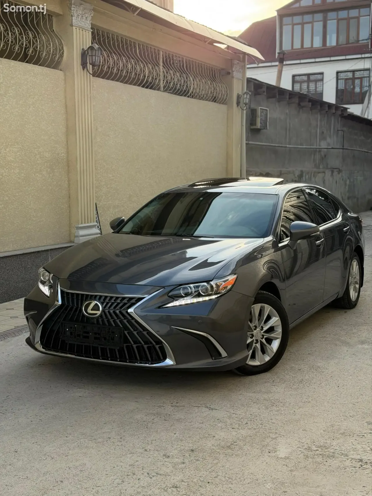 Lexus ES series 2014 · 3.0 AT