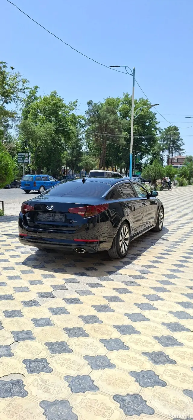 Kia K5 2011 · 2.0 AT