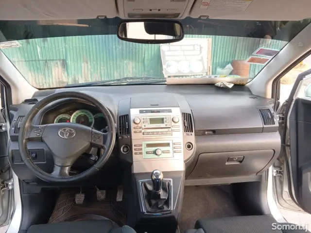 Toyota Verso 2006 · 1.8 MT