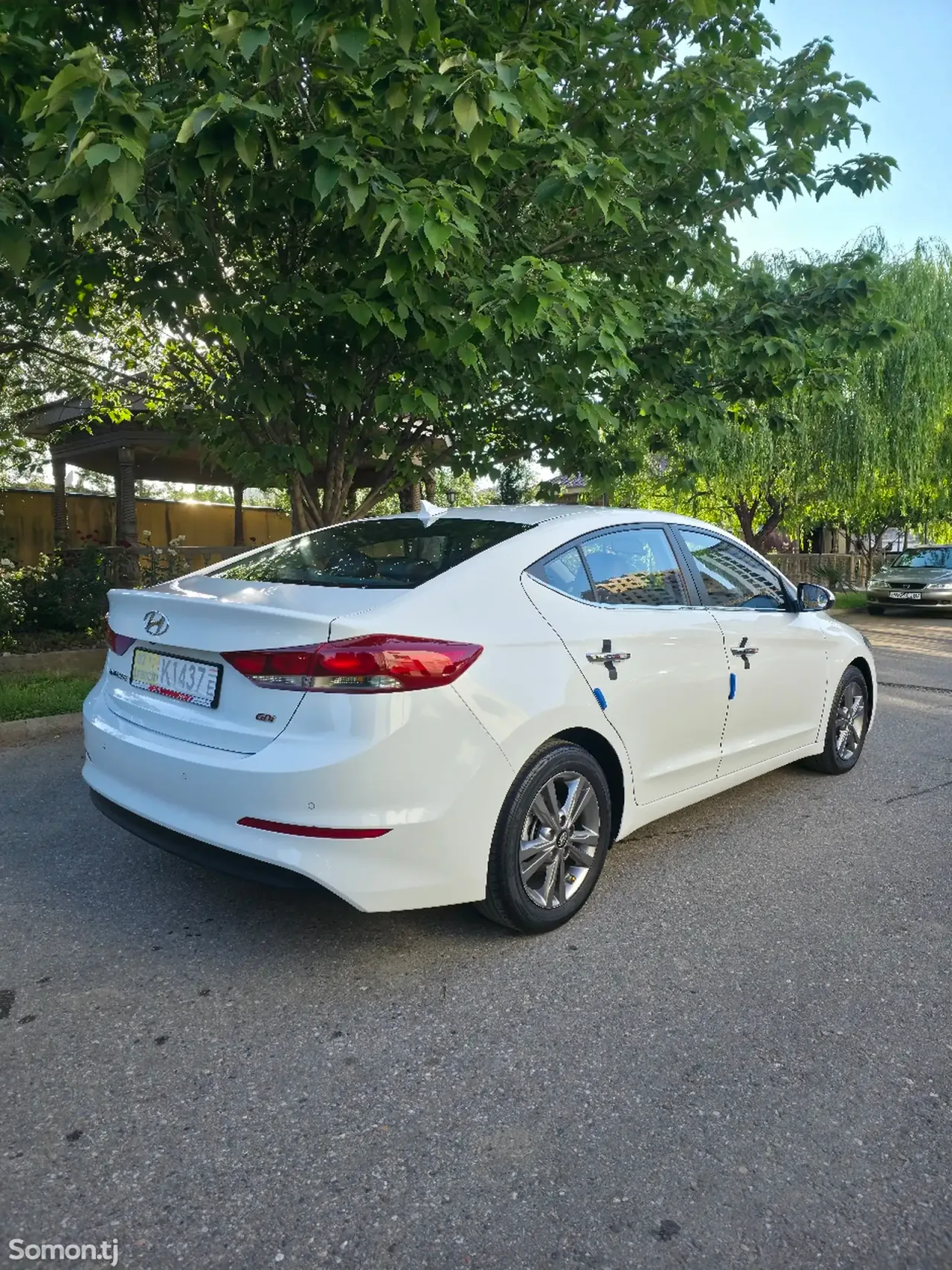 Hyundai Avante 2015 · 1.6 AT