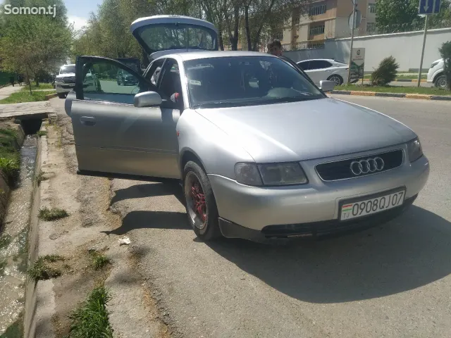 Audi A3 2000 · 1.8 AT
