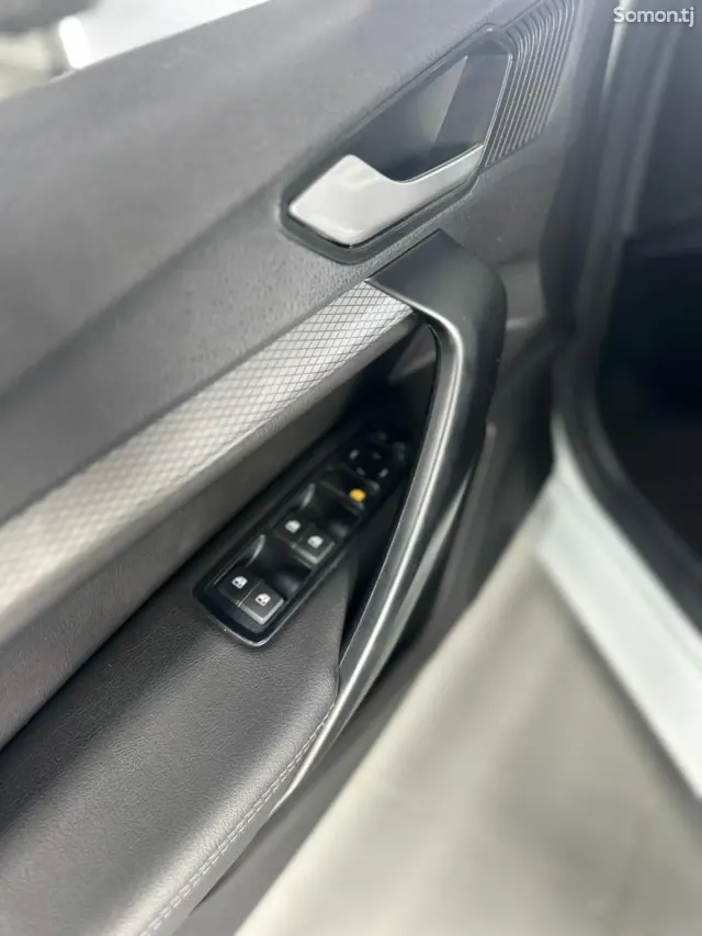 Lada (ВАЗ) Vesta 2025 · 1.6 AT