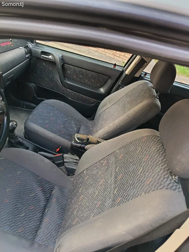 Opel Astra G 2001 · 1.6 AT