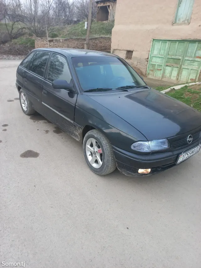 Opel Astra F 1997 · 1.6 MT