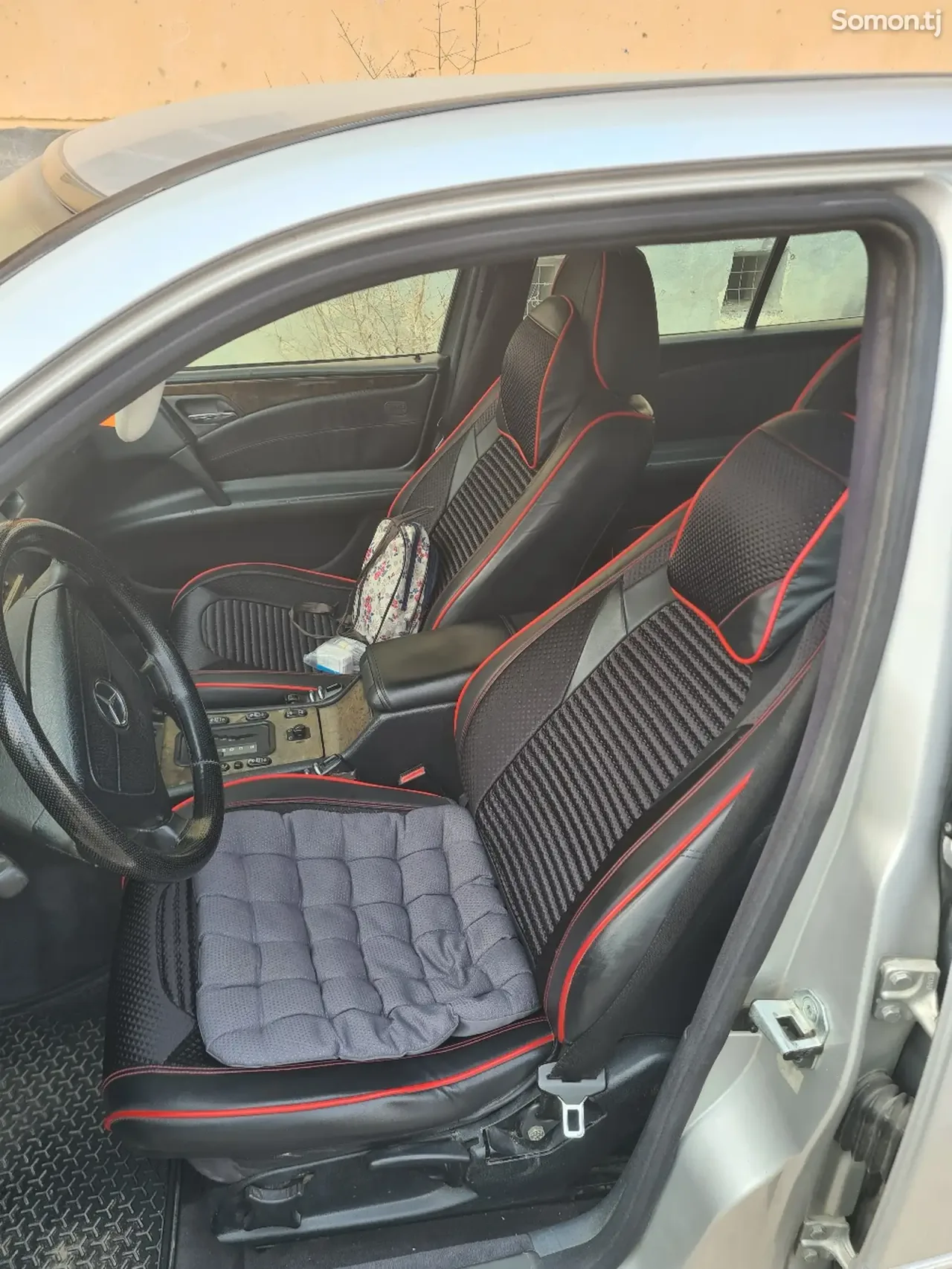 Mercedes-Benz E class 1996 · 2.3 AT