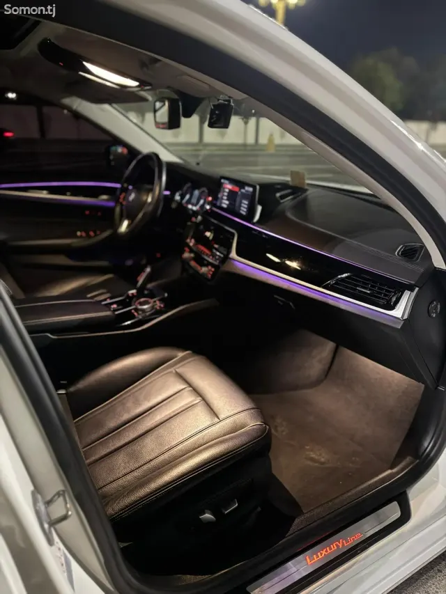 BMW 5 series 2018 · 2.0 AT