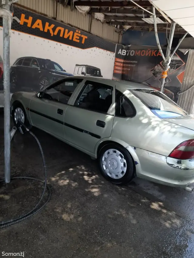 Opel Vectra B 1996 · 1.6 AT