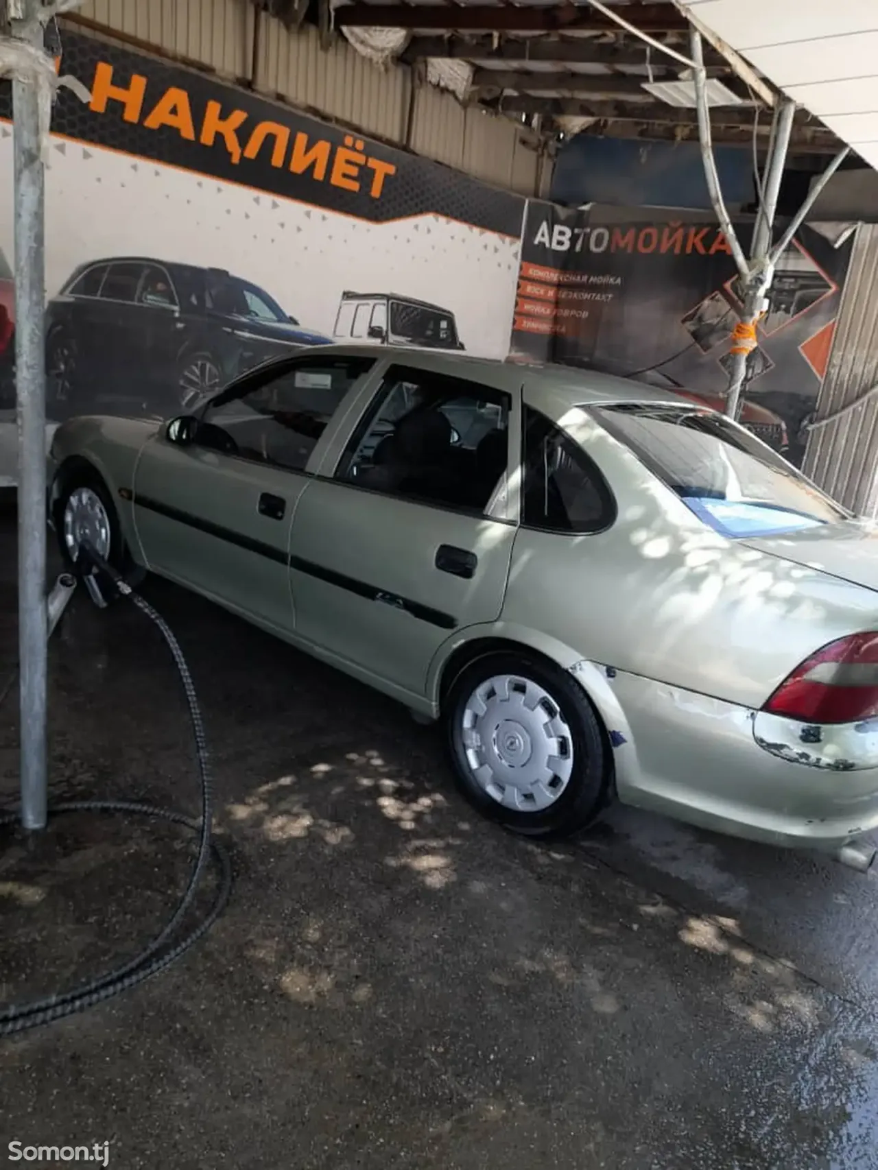 Opel Vectra B 1996 · 1.6 AT