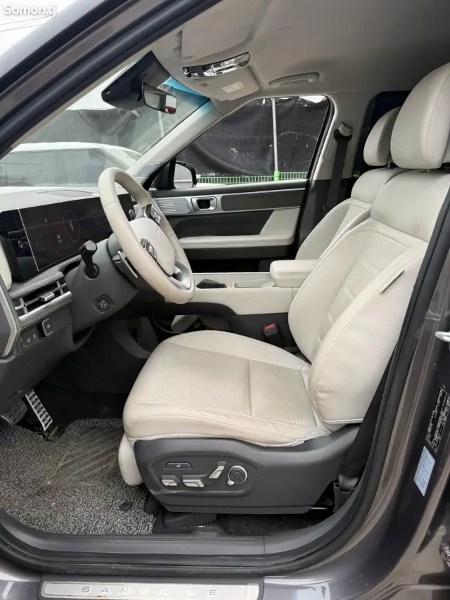 Hyundai Santa Fe 2024 · 1.6 AT